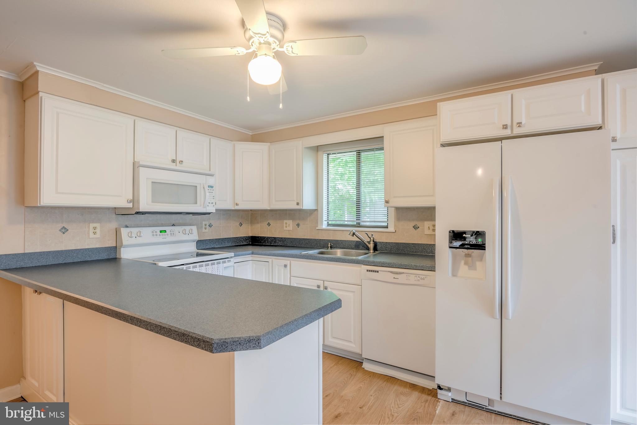 7 Grand Port Road Ocean Pines, MD 21811 - Photo 3 of 41 Kitchen with center island