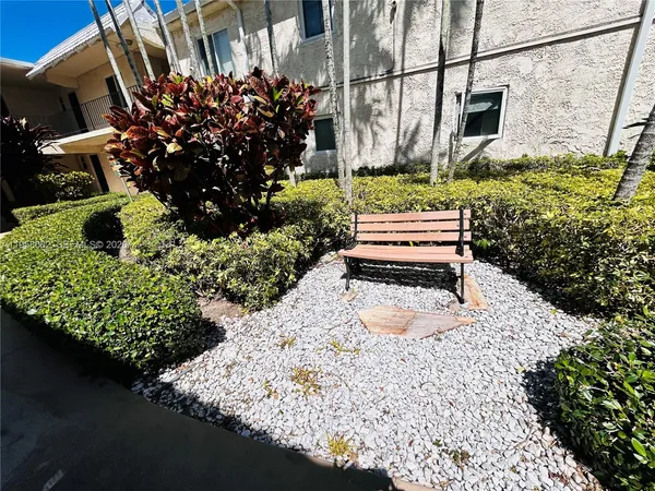 $1,675 | 8603 Southwest 68th Court, Unit 22, Miami, FL 33156