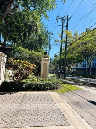 $1,675 | 8603 Southwest 68th Court, Unit 22, Miami, FL 33156
