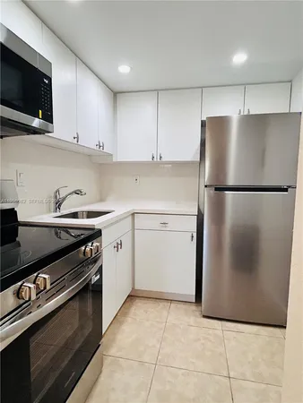 $1,675 | 8603 Southwest 68th Court, Unit 22, Miami, FL 33156