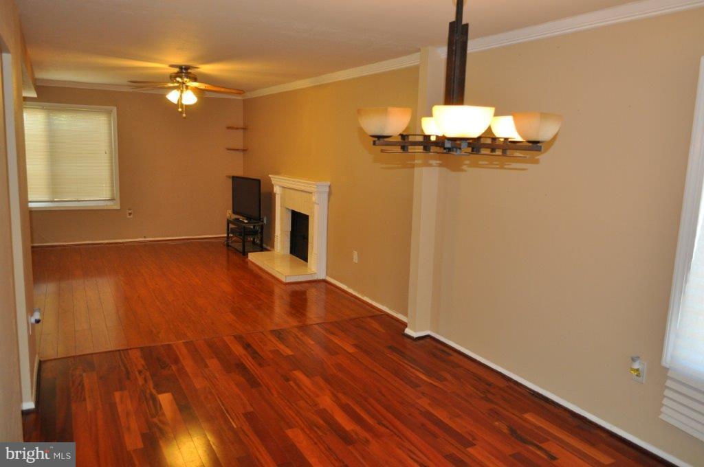 42 Thrush Road Sterling, VA 20164 - Photo 11 of 30 Dining Room