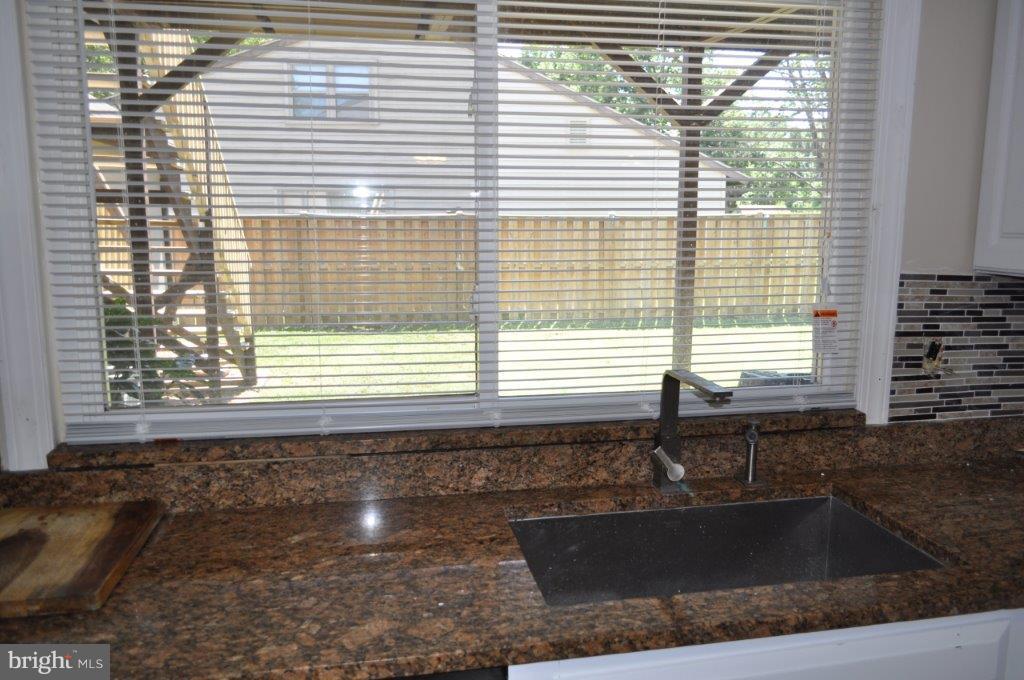 42 Thrush Road Sterling, VA 20164 - Photo 14 of 30 Kitchen