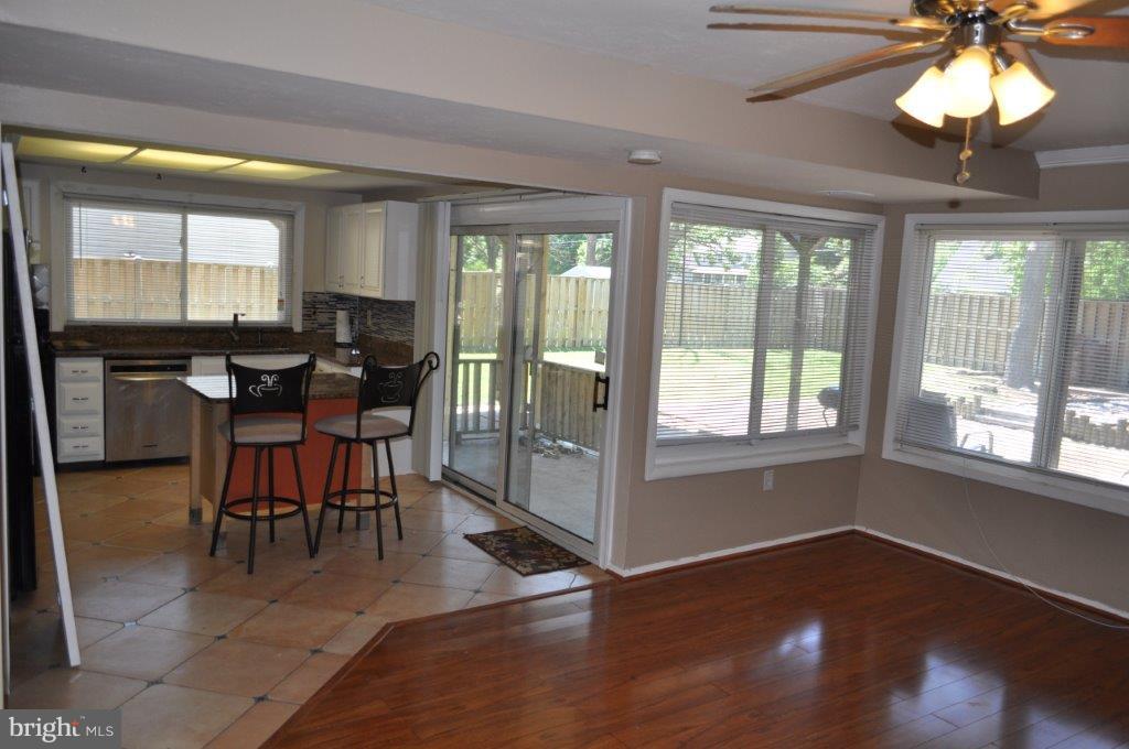42 Thrush Road Sterling, VA 20164 - Photo 16 of 30 Kitchen