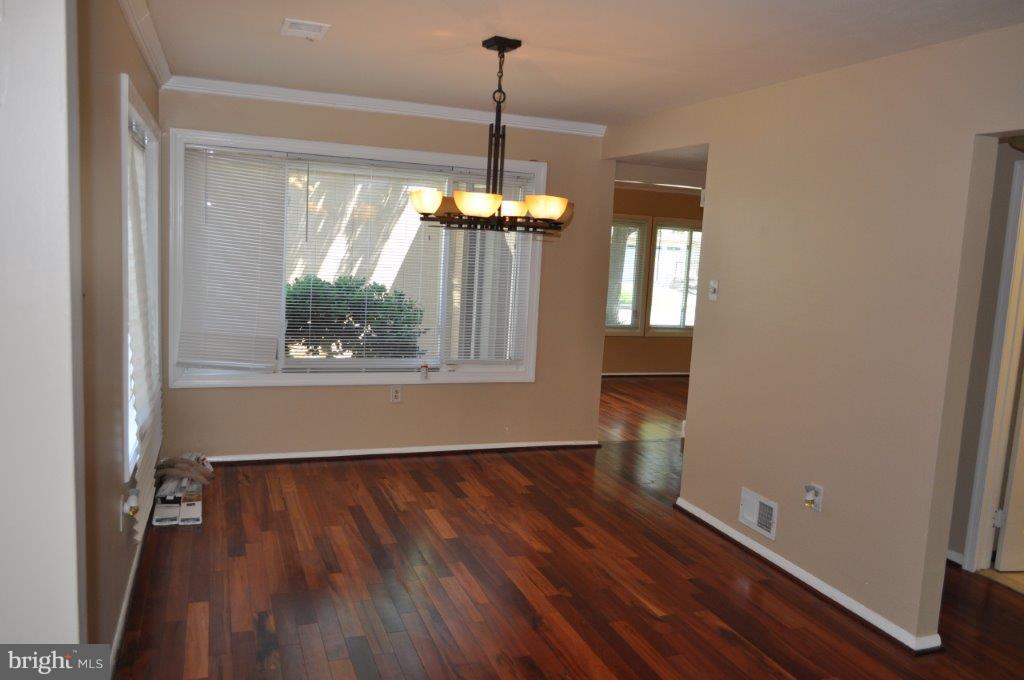 42 Thrush Road Sterling, VA 20164 - Photo 17 of 30 Dining Room