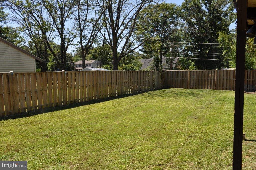 42 Thrush Road Sterling, VA 20164 - Photo 3 of 30 Exterior (Rear)