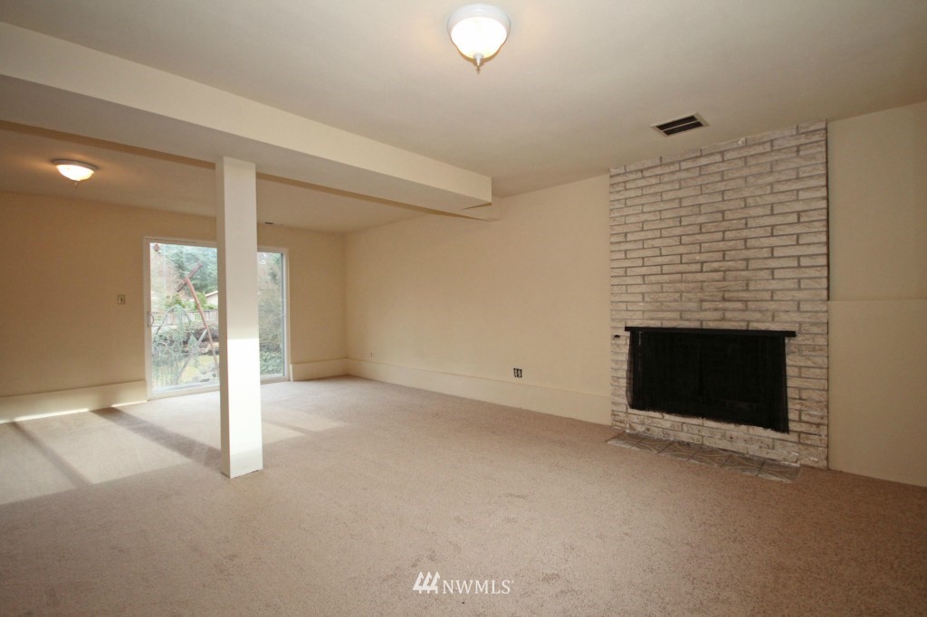 14410 Southeast 142nd Place Renton, WA 98059 - Photo 14 of 25