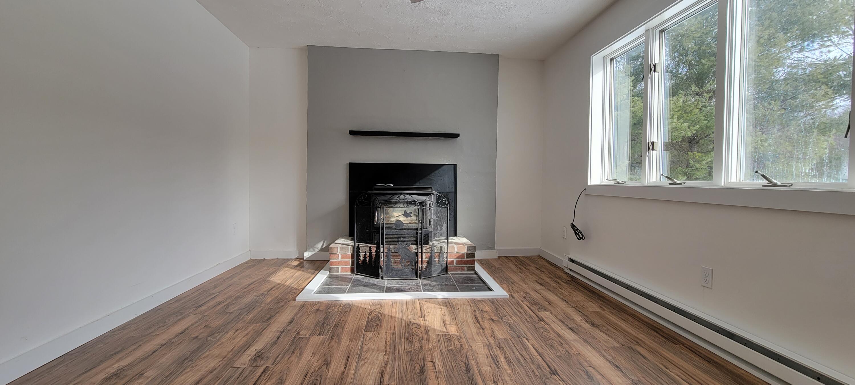 189 Tardiff Road Clinton, ME 04927 - Photo 9 of 17 09. Living Room
