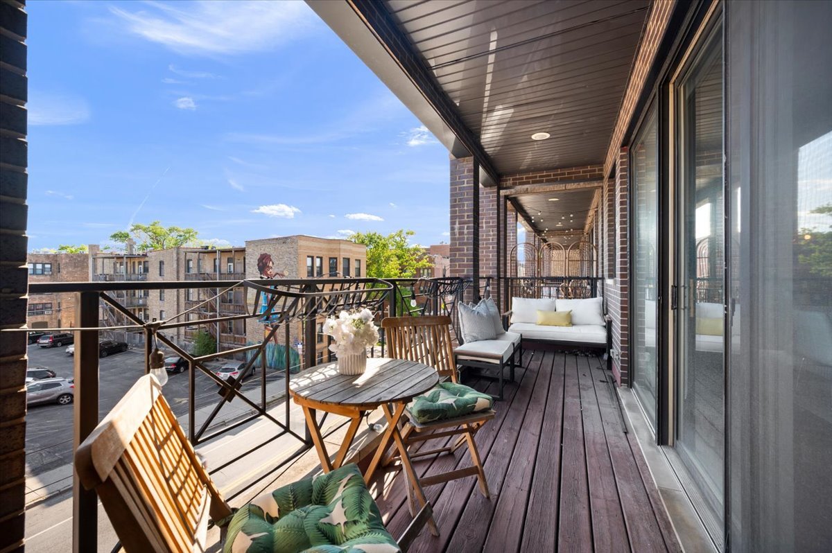 1426 West Irving Park Road, Unit 3 Chicago, IL 60613 - Photo 10 of 22 Gallery Image 10