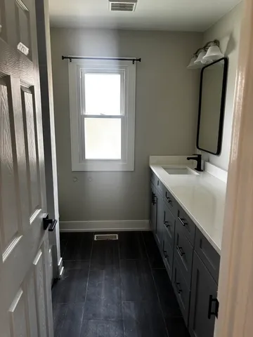 $200,000 | 650 Greenbay Avenue, Calumet City, IL 60409