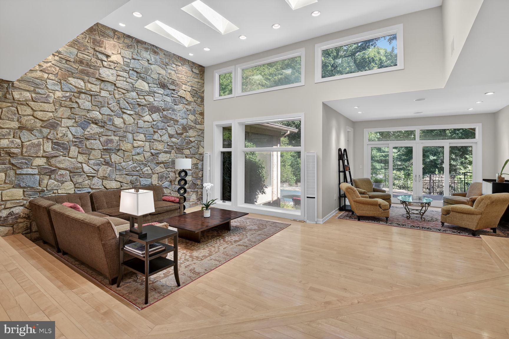 10801 Balantre Lane Potomac, MD 20854 - Photo 7 of 71