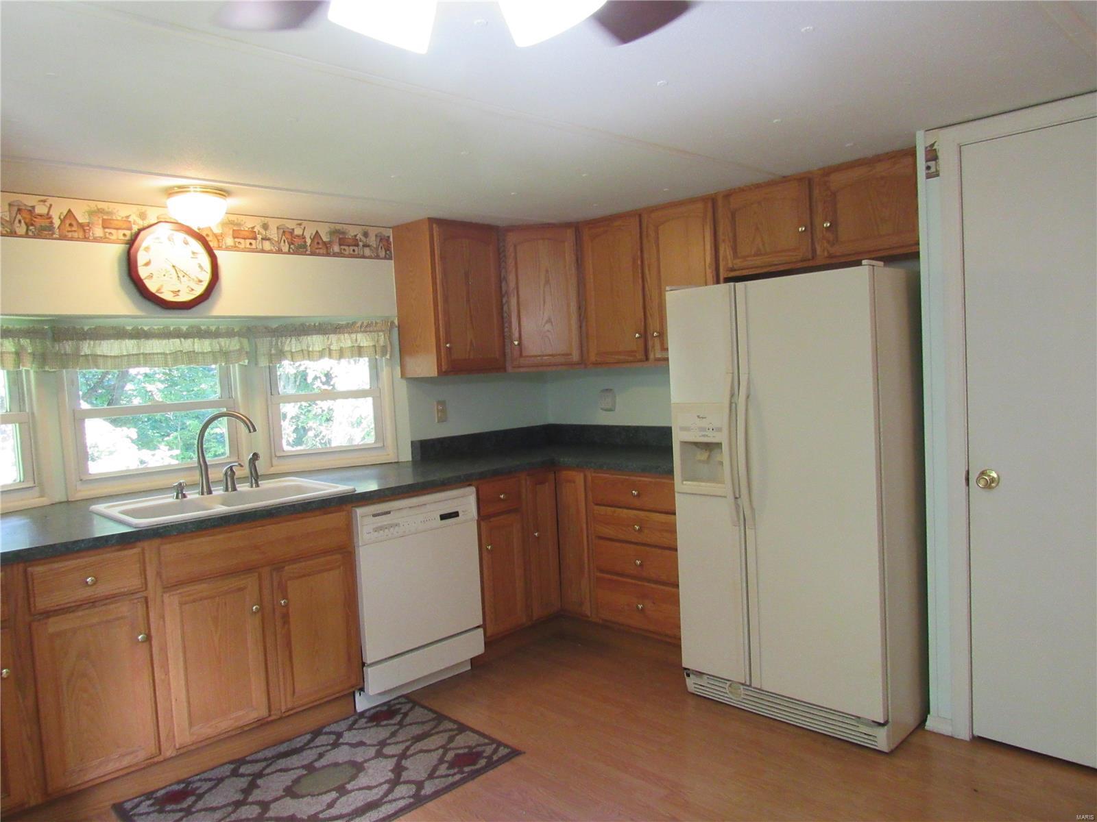 860 West County Line Road Brighton, IL 62012 - Photo 7 of 29
