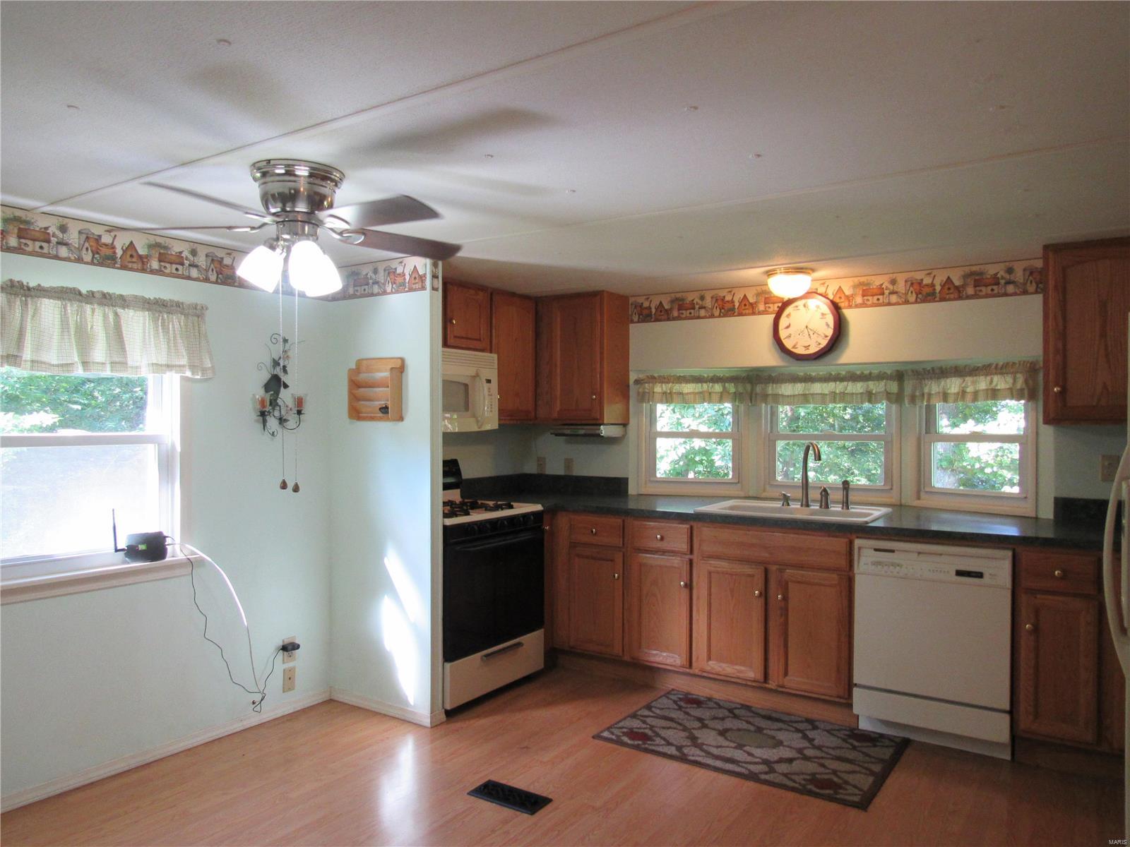 860 West County Line Road Brighton, IL 62012 - Photo 8 of 29