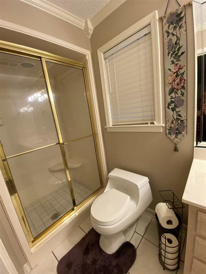 100 Ericson Road Memphis, TN 38018 - Photo 16 of 24 THE MASTER BATH FEATURES A WALK IN SHOWER