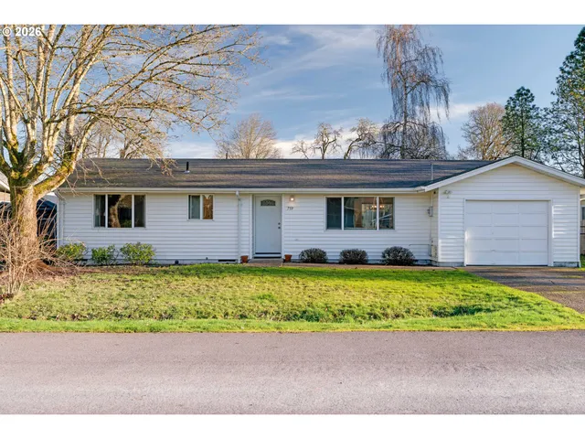 $400,000 | 759 Southeast Elm Street, Dundee, OR 97115