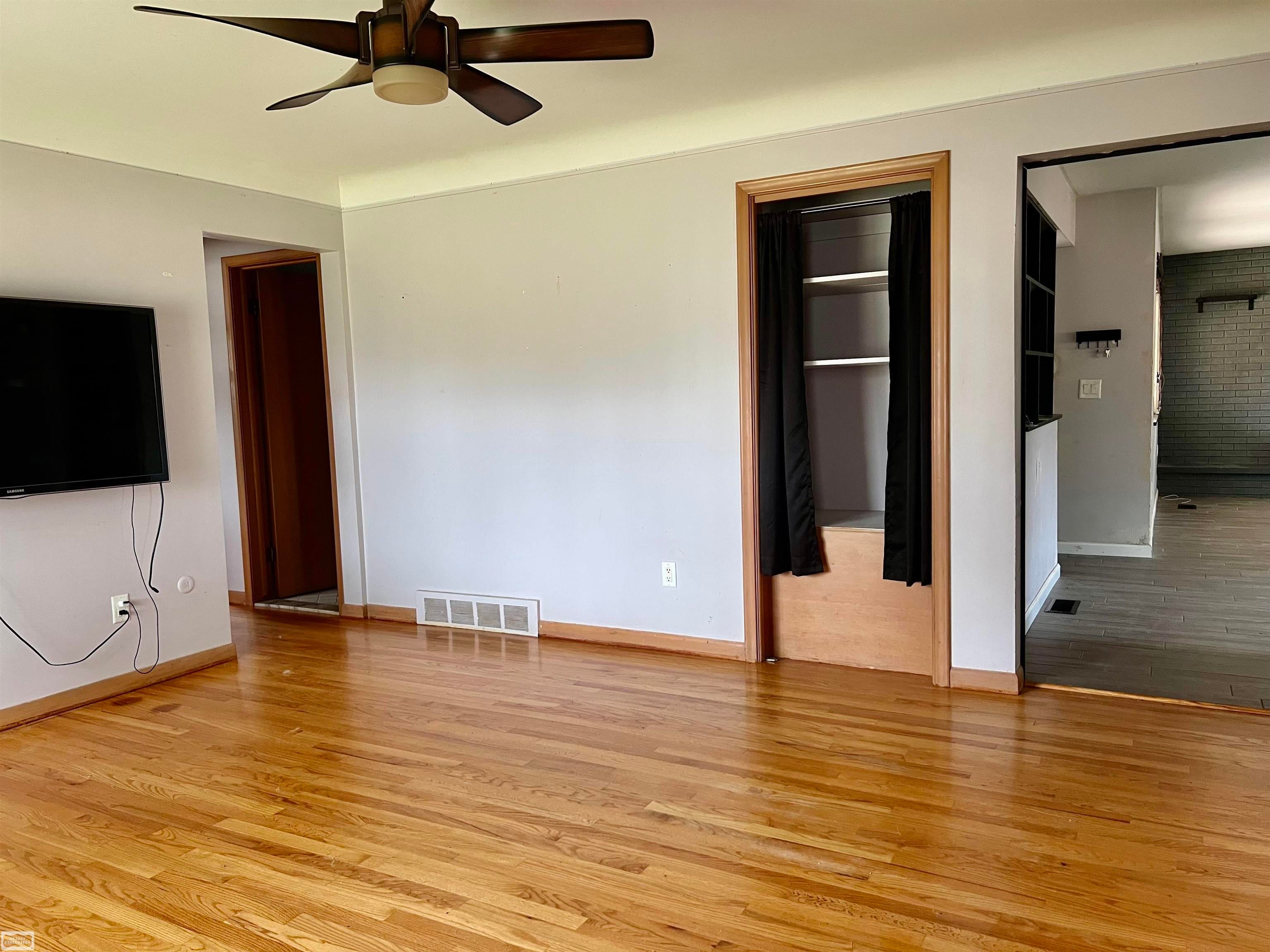 11266 Racine Road Warren, MI 48093 - Photo 6 of 19 Gallery Image 6