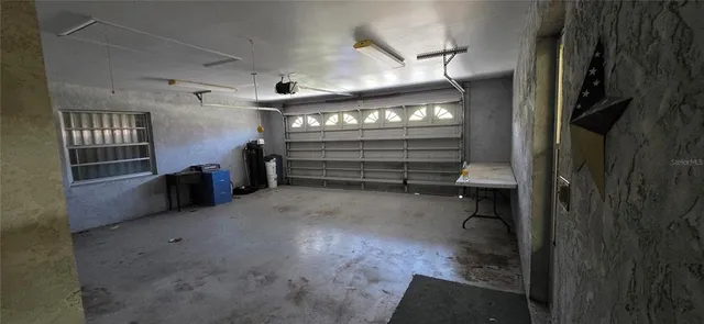 a view of entryway with furniture