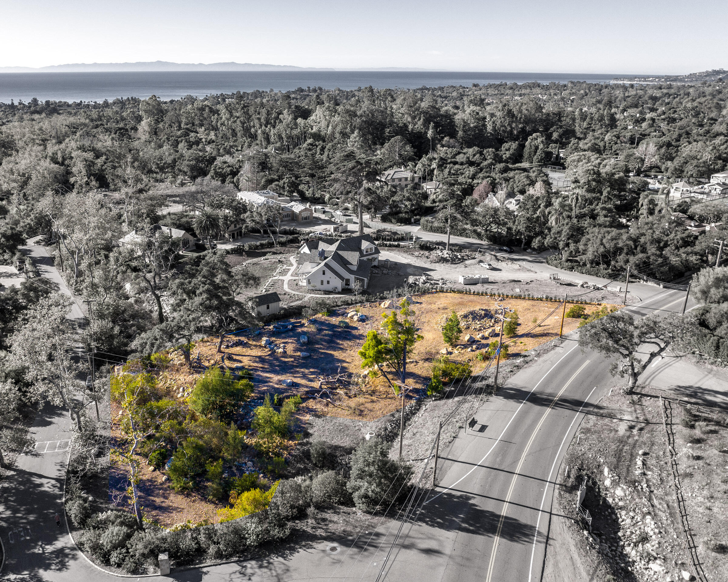 1725 East Valley Road Santa Barbara, CA 93108 - Photo 8 of 11 Grayscale