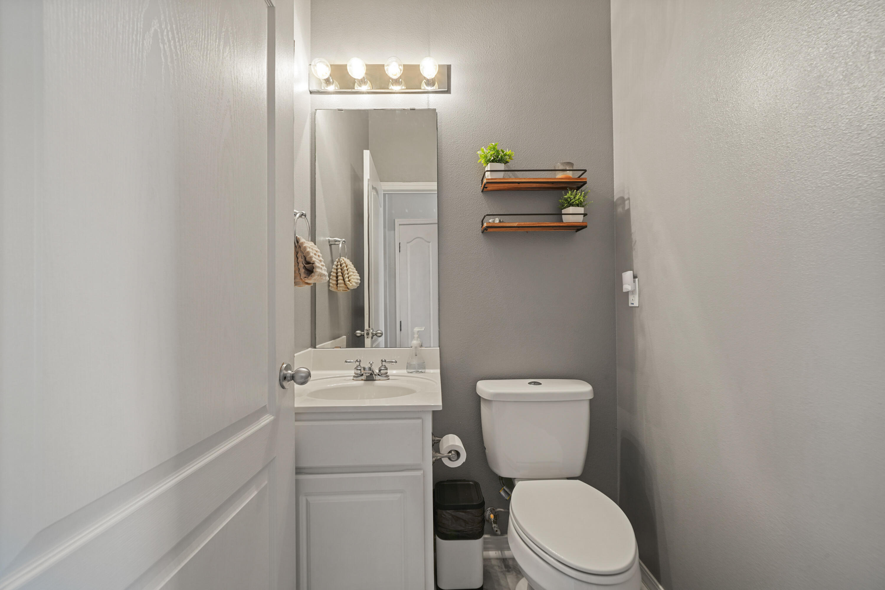 518 Boulder Street Crestview, FL 32536 - Photo 25 of 45 Guest Bath