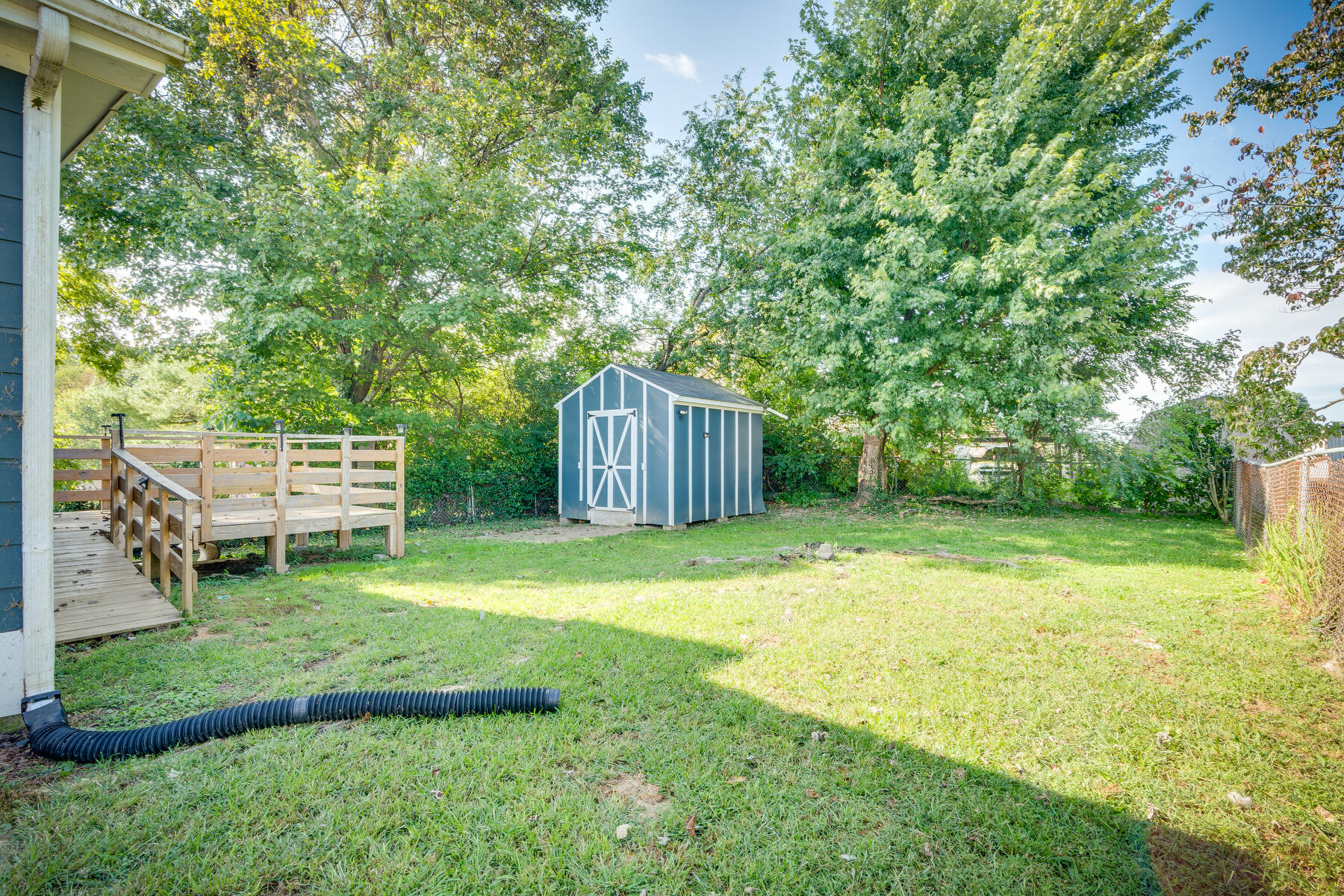208 Oak Road Bristol, TN 37620 - Photo 23 of 27 023