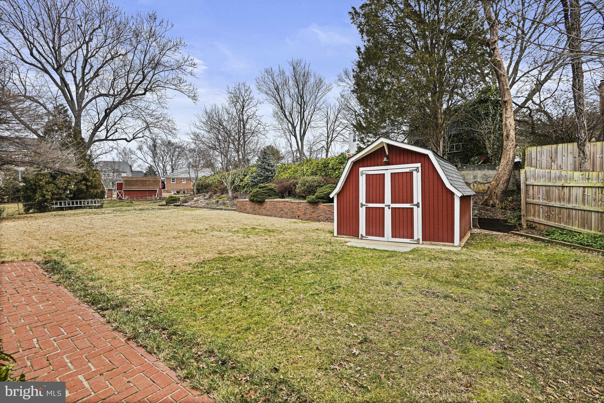 1905 Lamson Place McLean, VA 22101 - Photo 25 of 31 a view of a backyard with large trees