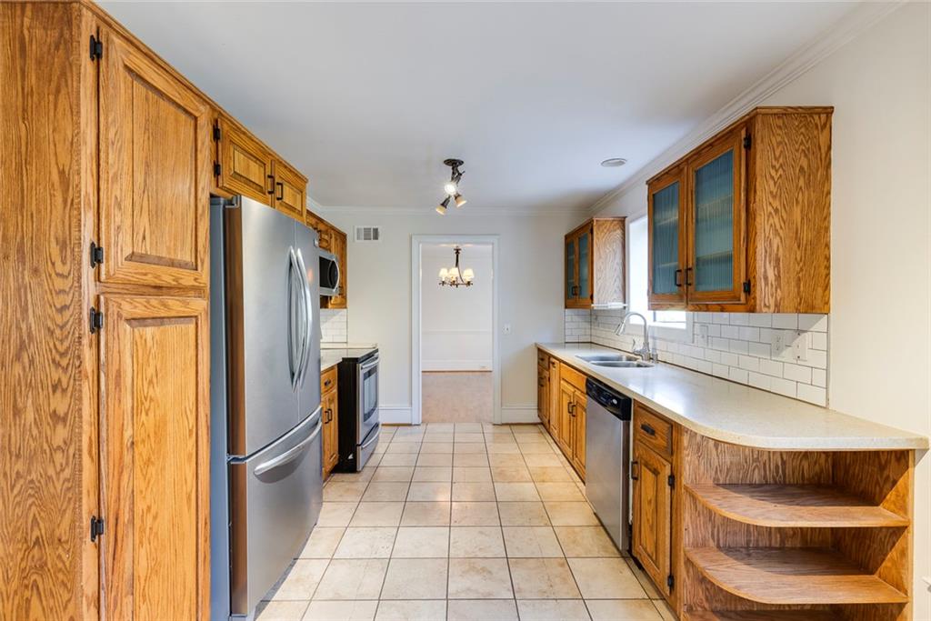 5377 Trentham Drive Dunwoody, GA 30338 - Photo 16 of 51