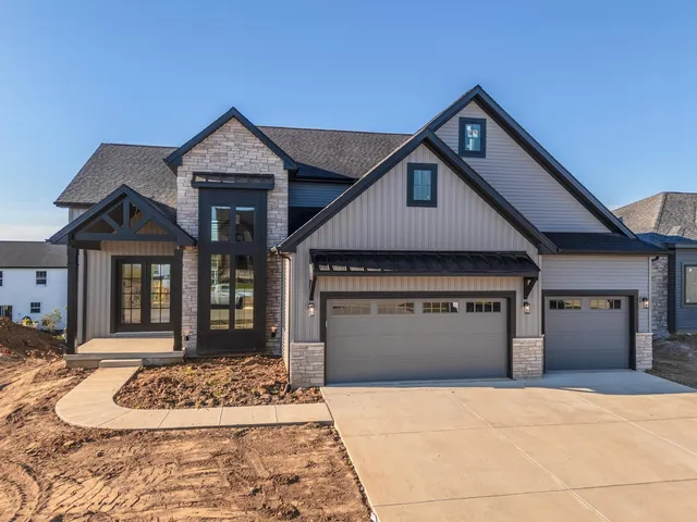 $595,194 | 5209 Castlebar Drive, Bloomington, IL 61705