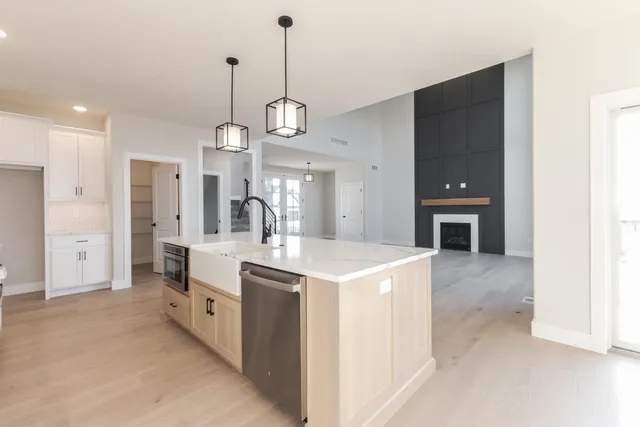 $595,194 | 5209 Castlebar Drive, Bloomington, IL 61705