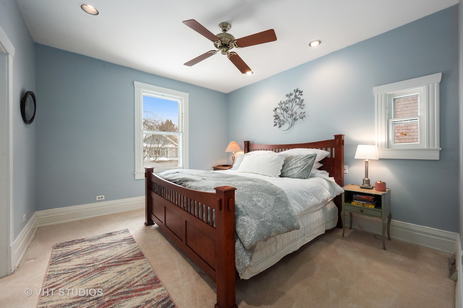 1031 Maple Avenue Evanston, IL 60202 - Photo 28 of 54 a spacious bedroom with a bed and a window