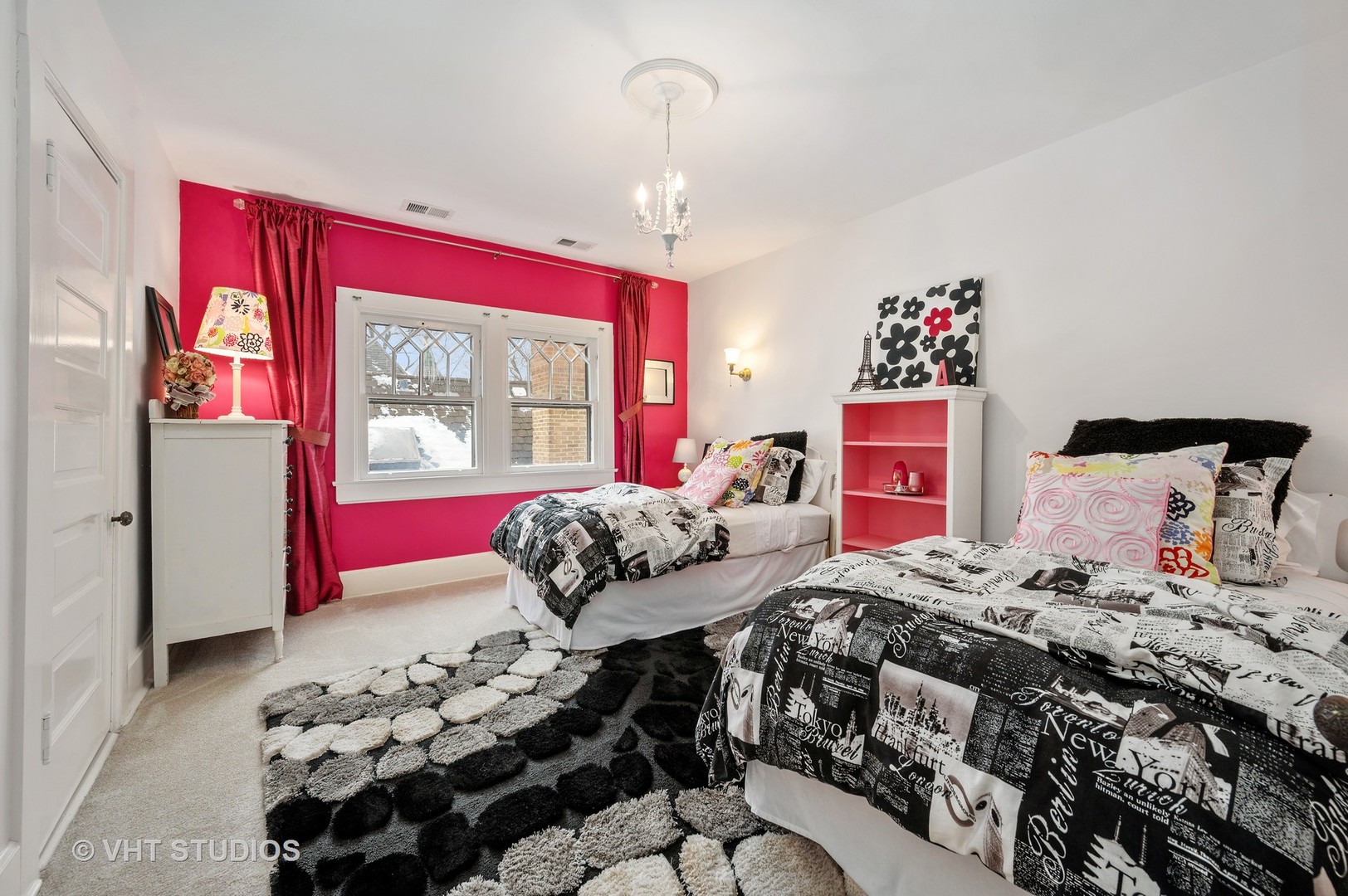 1031 Maple Avenue Evanston, IL 60202 - Photo 38 of 54 a bedroom with bed and a window