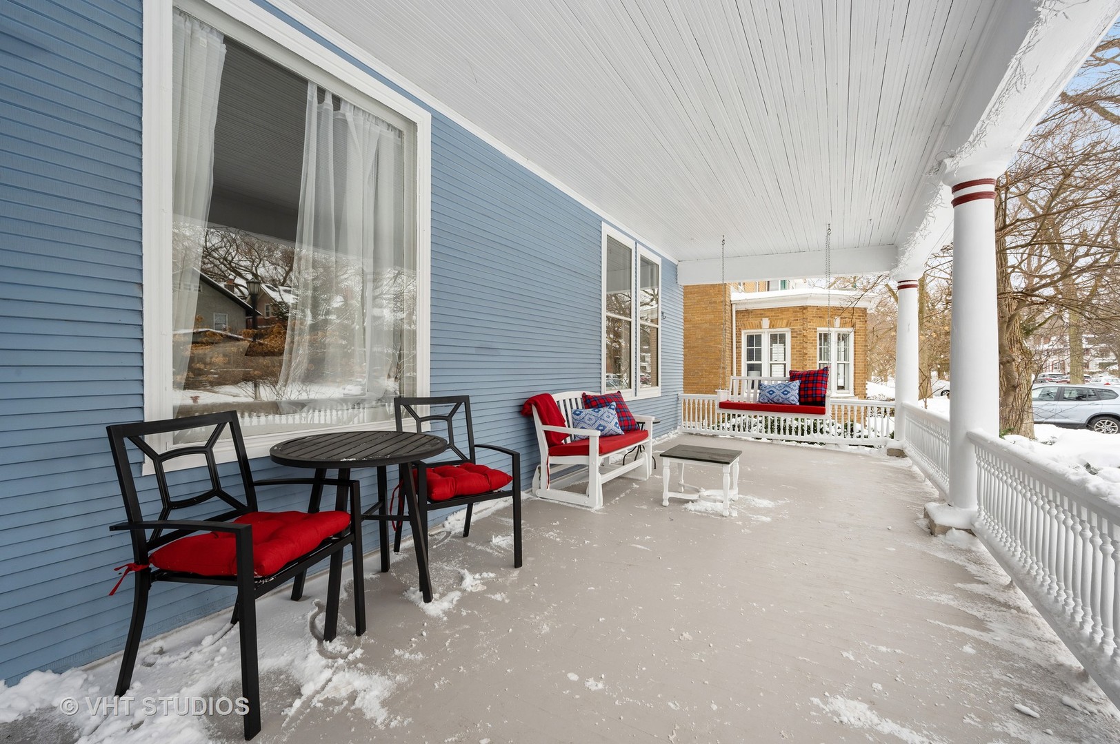 1031 Maple Avenue Evanston, IL 60202 - Photo 4 of 54 a backyard of a house with outdoor seating