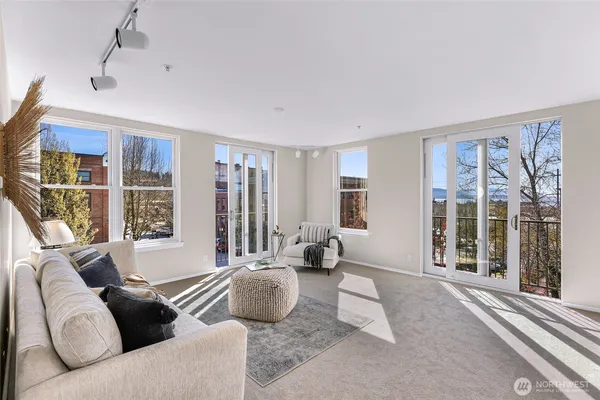 $1,075,000 | 1134 Finnegan Way, Unit 304, Bellingham, WA 98225