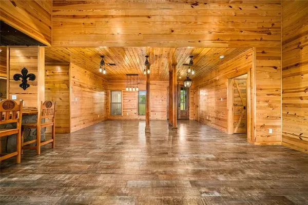 $539,500 | 377 Robert Lacaze Road, Natchez, LA 71456