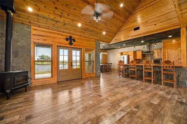 $539,500 | 377 Robert Lacaze Road, Natchez, LA 71456