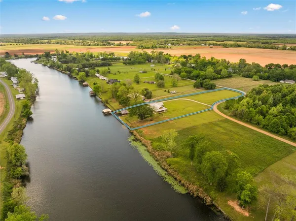 $539,500 | 377 Robert Lacaze Road, Natchez, LA 71456