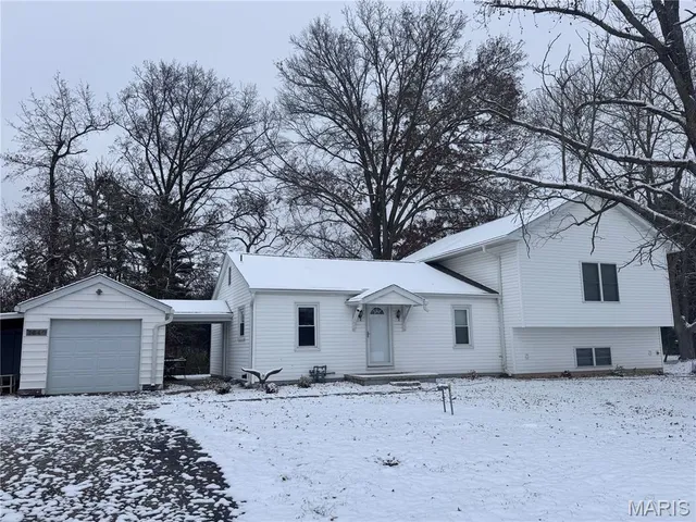 $299,900 | 3640 Highway 15, Freeburg, IL 62243