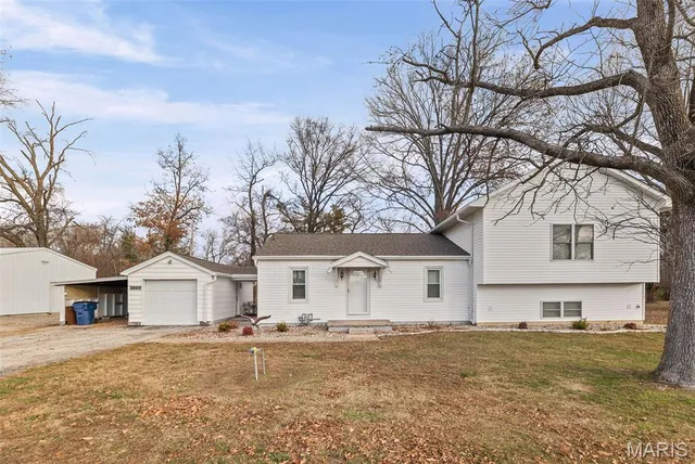 $299,900 | 3640 Highway 15, Freeburg, IL 62243