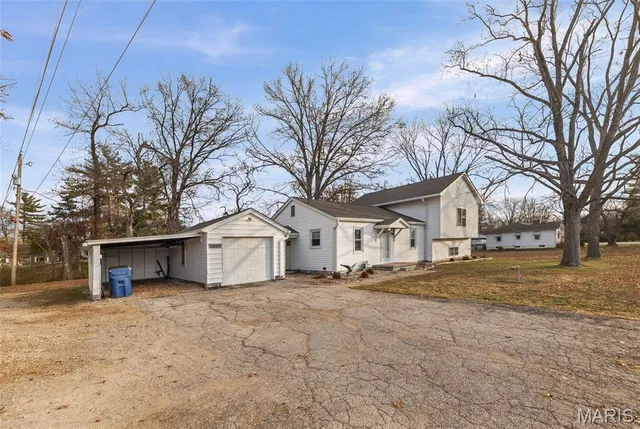 $299,900 | 3640 Highway 15, Freeburg, IL 62243