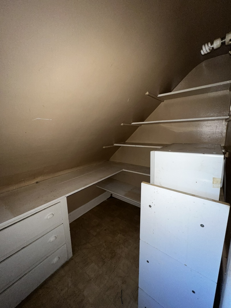1511 Greenleaf Street Evanston, IL 60202 - Photo 12 of 37 a utility room with dryer and washer