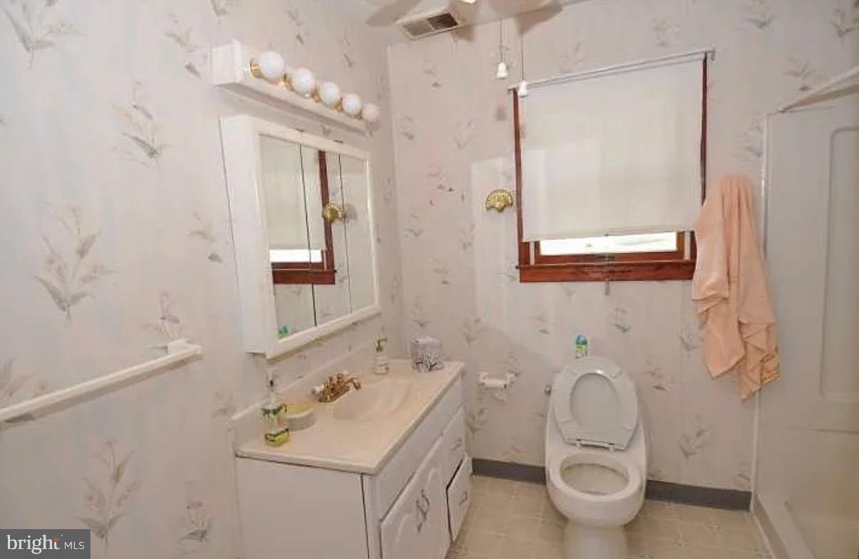 2091 Old York Road Burlington, NJ 08016 - Photo 6 of 20 Charming bathroom with floral accents.