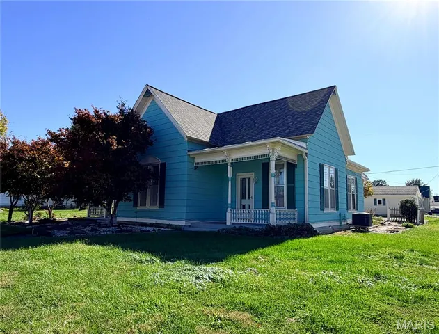 $149,900 | 400 East Main Street, Perry, MO 63462