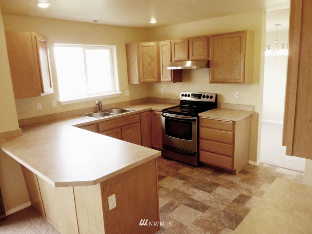 3407 Main Avenue South Renton, WA 98055 - Photo 3 of 25