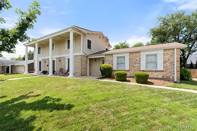 $500,000 | 603 Rue Montand Drive, Ballwin, MO 63011