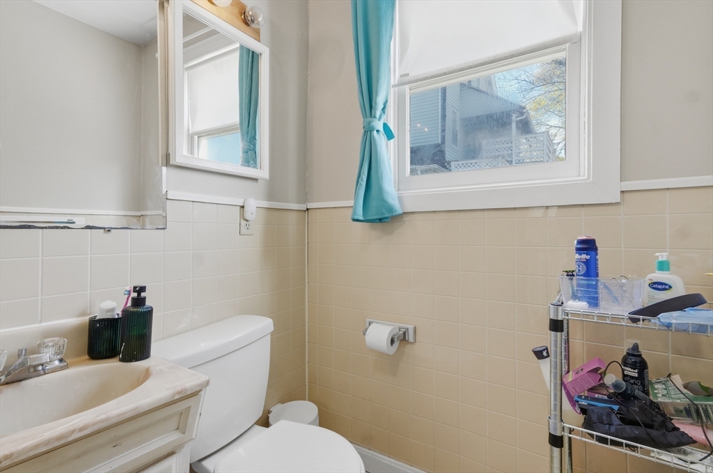 123-125 Chestnut Street Waltham, MA 02453 - Photo 19 of 40