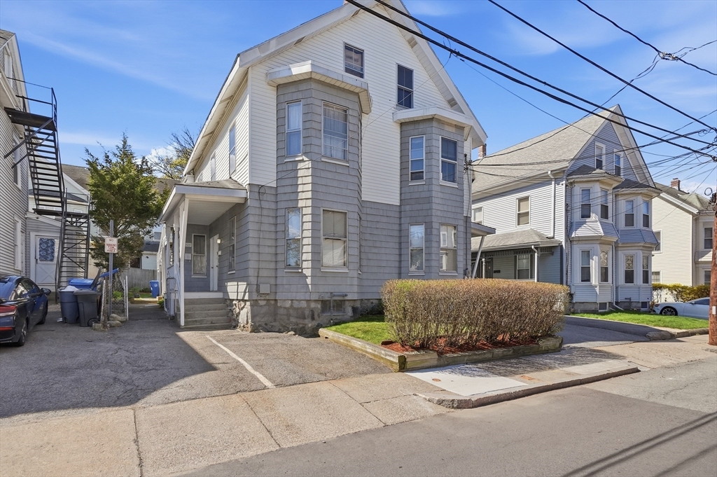 123-125 Chestnut Street Waltham, MA 02453 - Photo 2 of 40