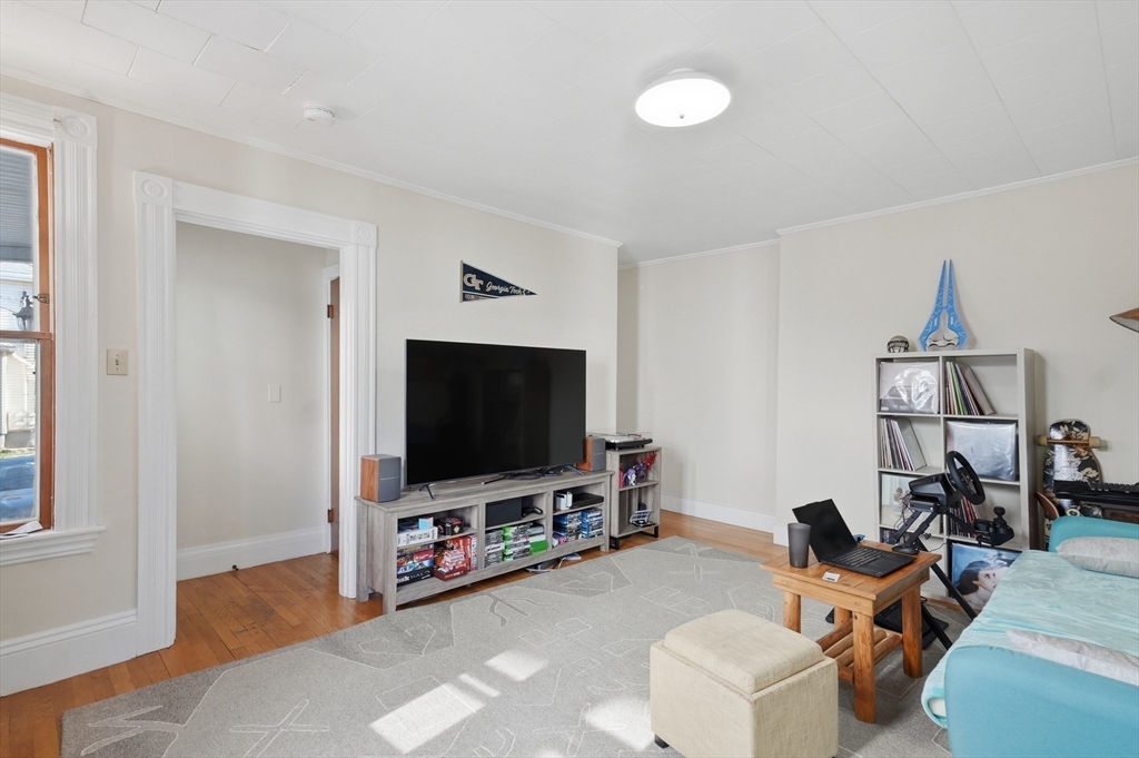 123-125 Chestnut Street Waltham, MA 02453 - Photo 4 of 40