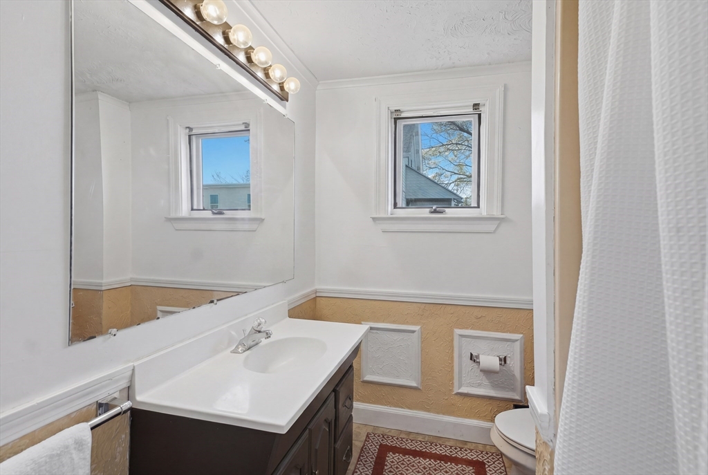 123-125 Chestnut Street Waltham, MA 02453 - Photo 9 of 40