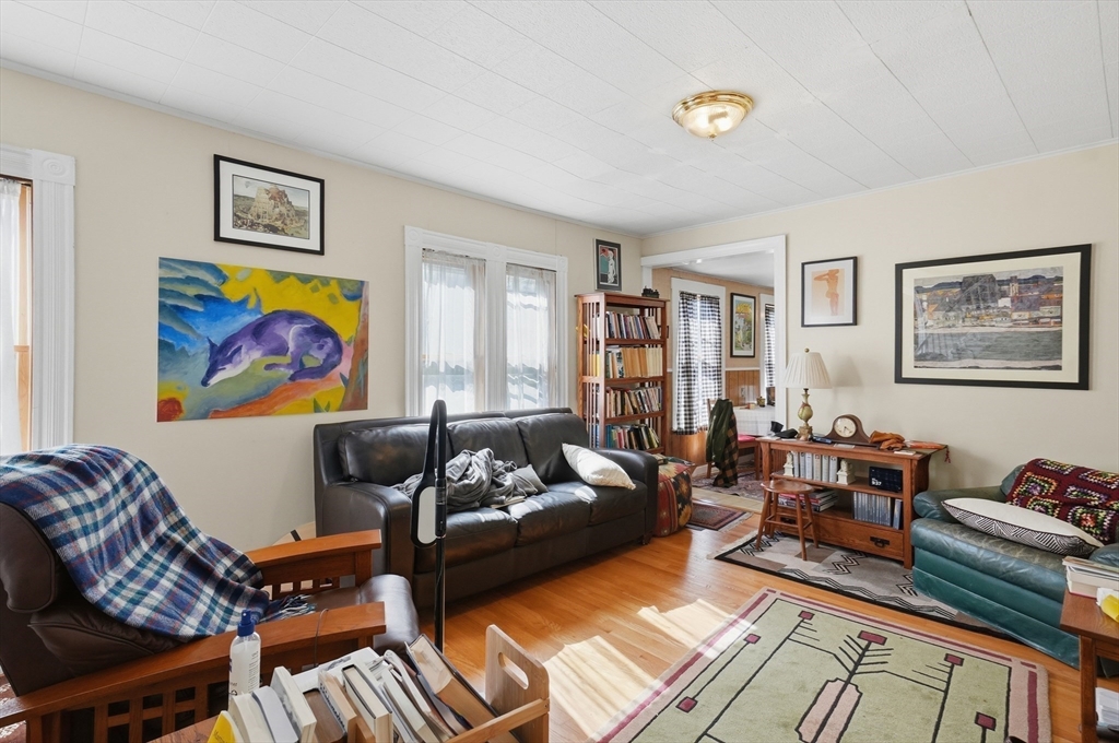 123-125 Chestnut Street Waltham, MA 02453 - Photo 10 of 40