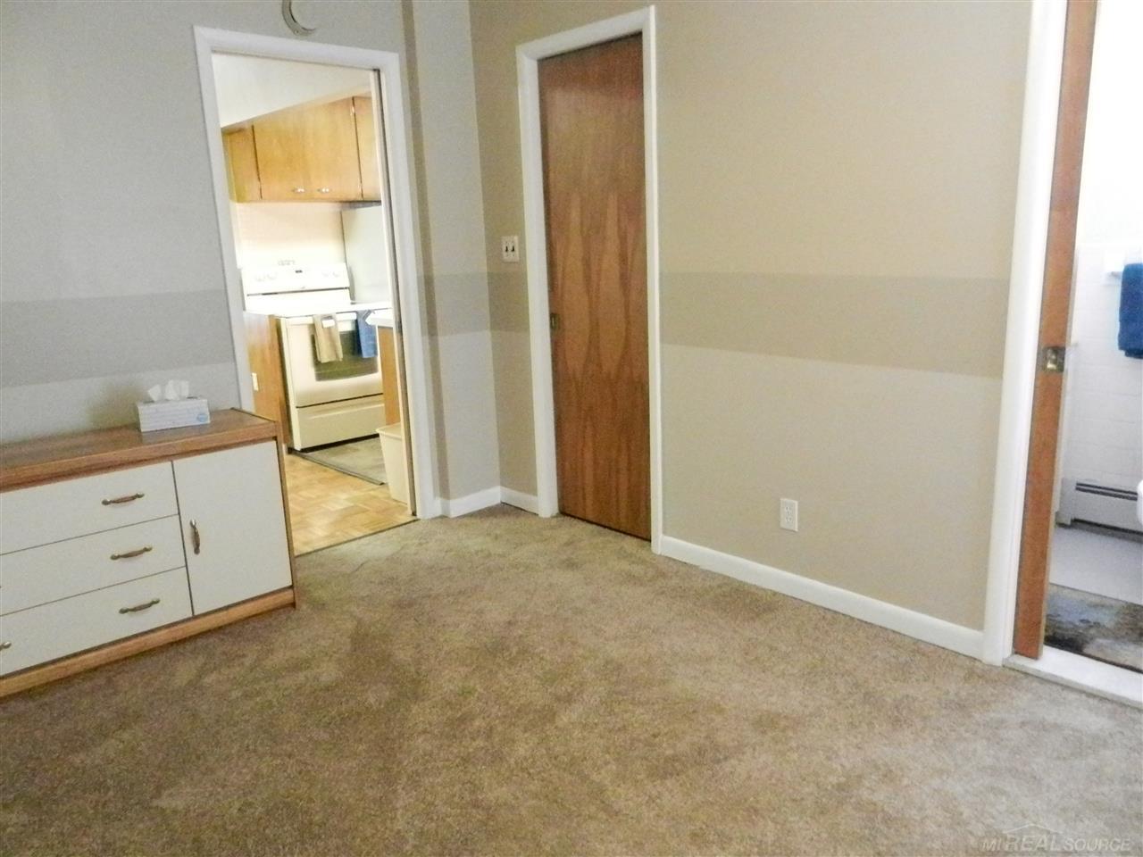 24301 Kelly Road, Unit 104 Eastpointe, MI 48021 - Photo 17 of 28