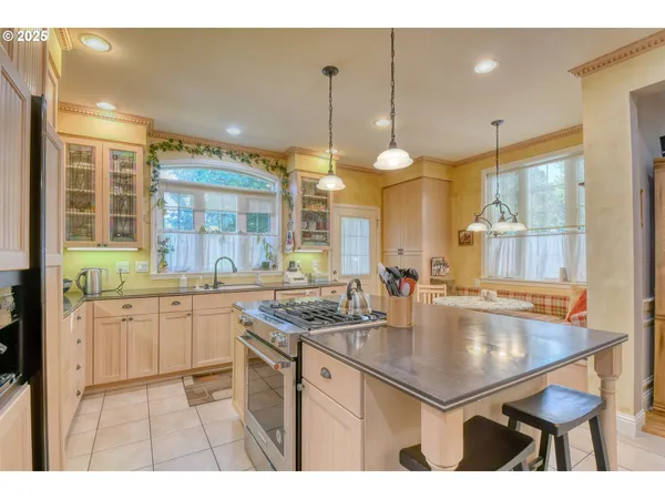 $575,000 | 310 East Washington Street, Athena, OR 97813