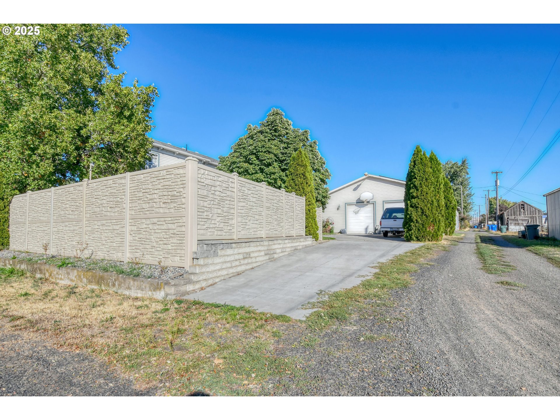 310 East Washington Street Athena, OR 97813 - Photo 43 of 45 a tall buildings with yard